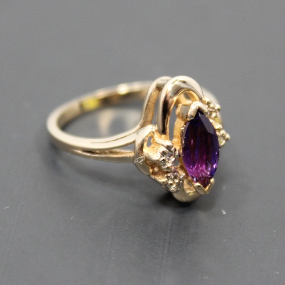 VTG 14k YG Amethyst Ring w/Diamond Accents size 5